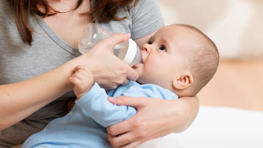 Những điều nên tránh khi chăm sóc trẻ sơ sinh