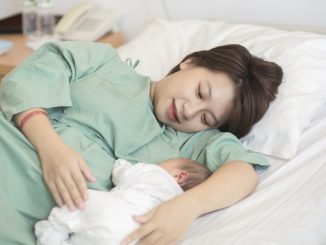 Hướng-dẫn-chăm-sóc-cơ-thể-mẹ-sau-sinh-chuyện-mang-thai-và-làm-mẹ-bluecare