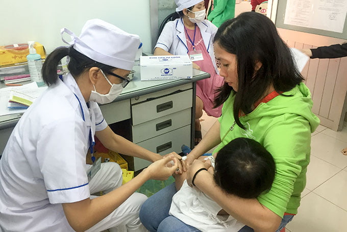 Tiêm vắc xin cho trẻ một biện pháp tăng cường miễn dịch và phòng bệnh hô hấp hiệu quả